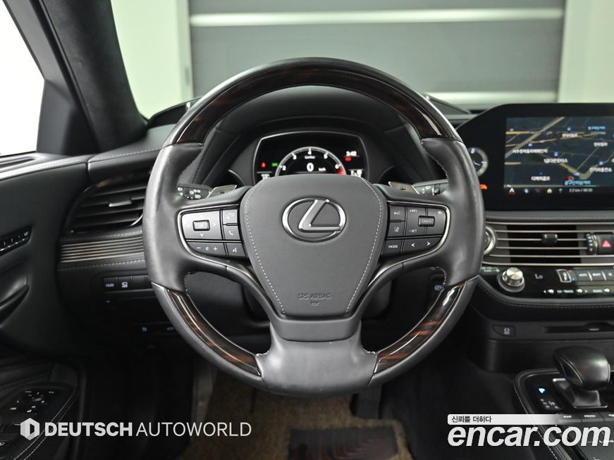Lexus LS 2021