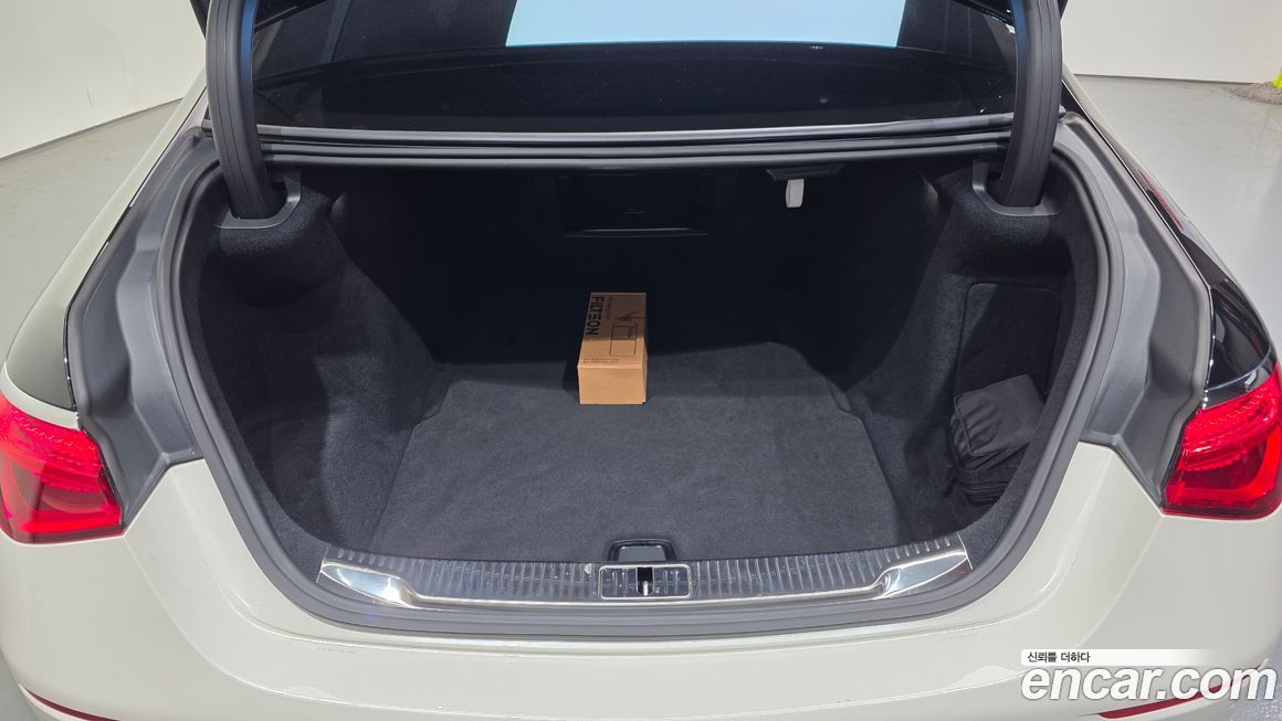 Mercedes-Benz S-Class 2022