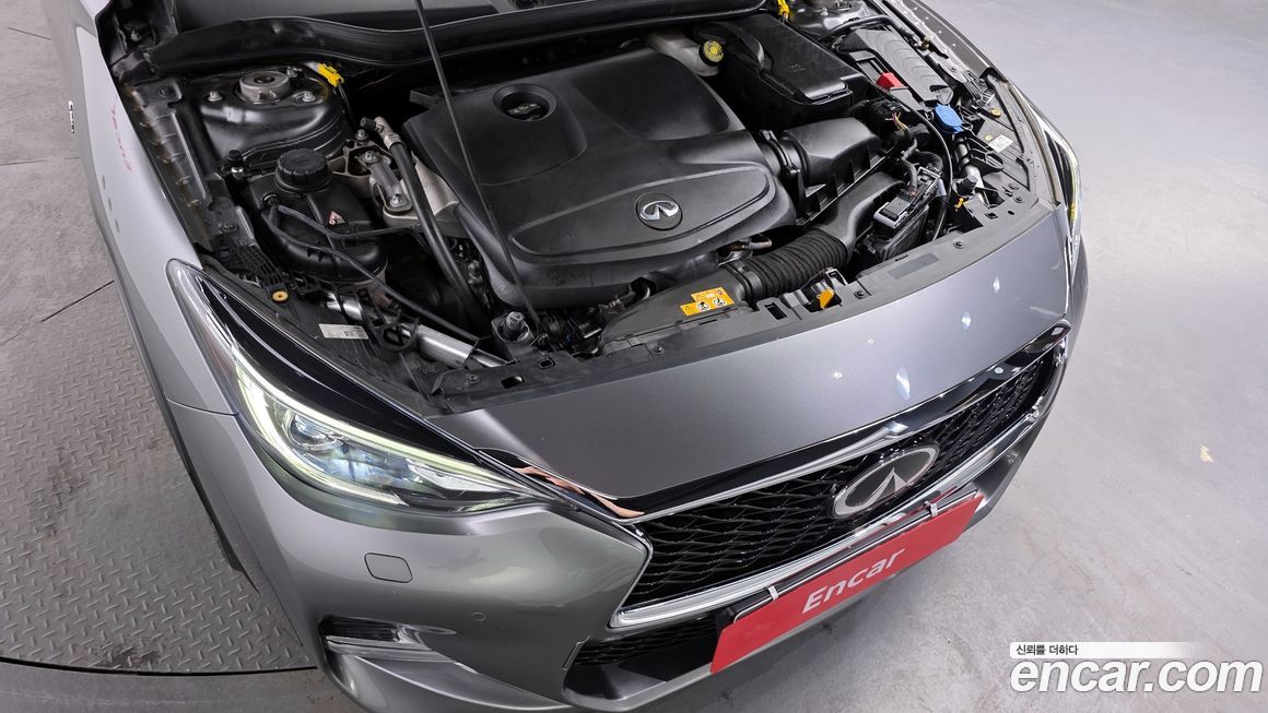 Infiniti Q30 2019