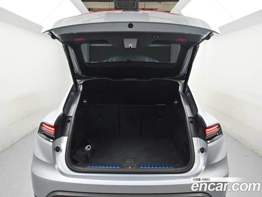 Porsche Macan 2025