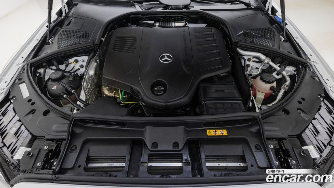 Mercedes-Benz S-Class 2025