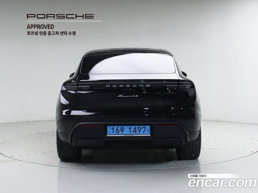 Porsche Macan 2025