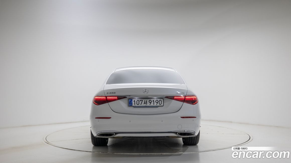 Mercedes-Benz S-Class 2025