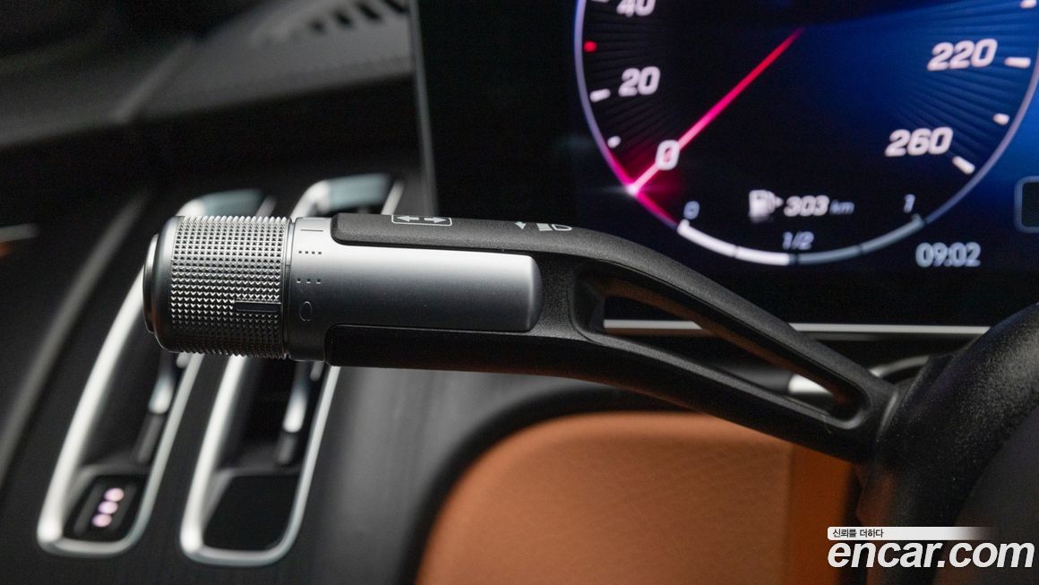 Mercedes-Benz S-Class 2025