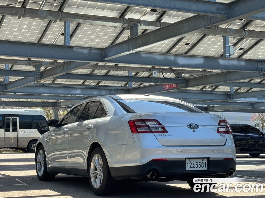Ford Taurus 2013