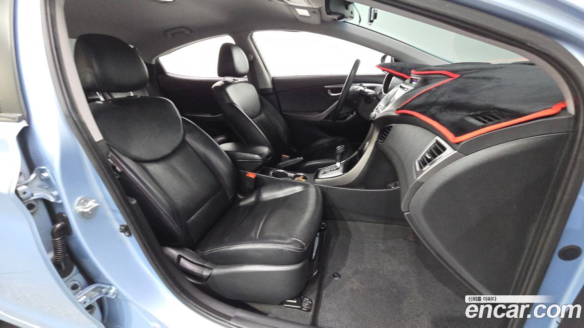 Hyundai AVANTE 2011