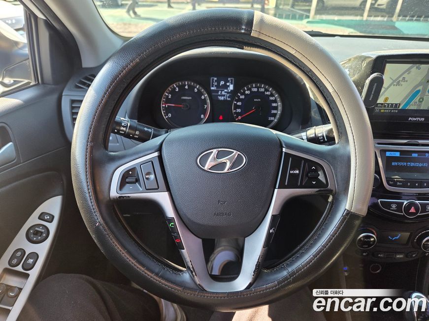 Hyundai Accent 2015