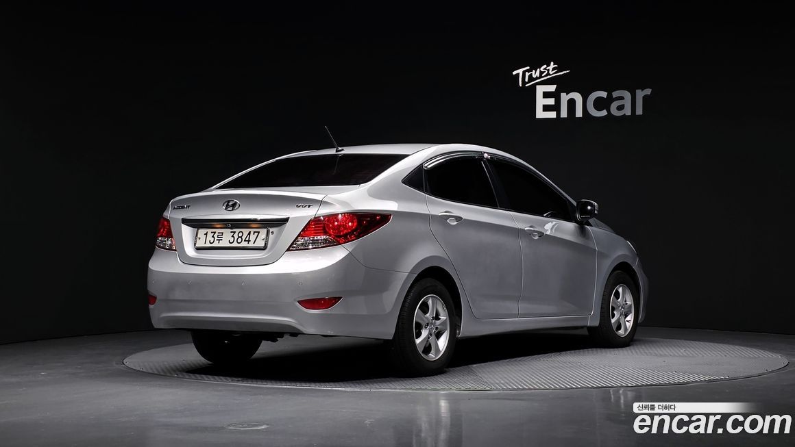 Hyundai Accent 2012
