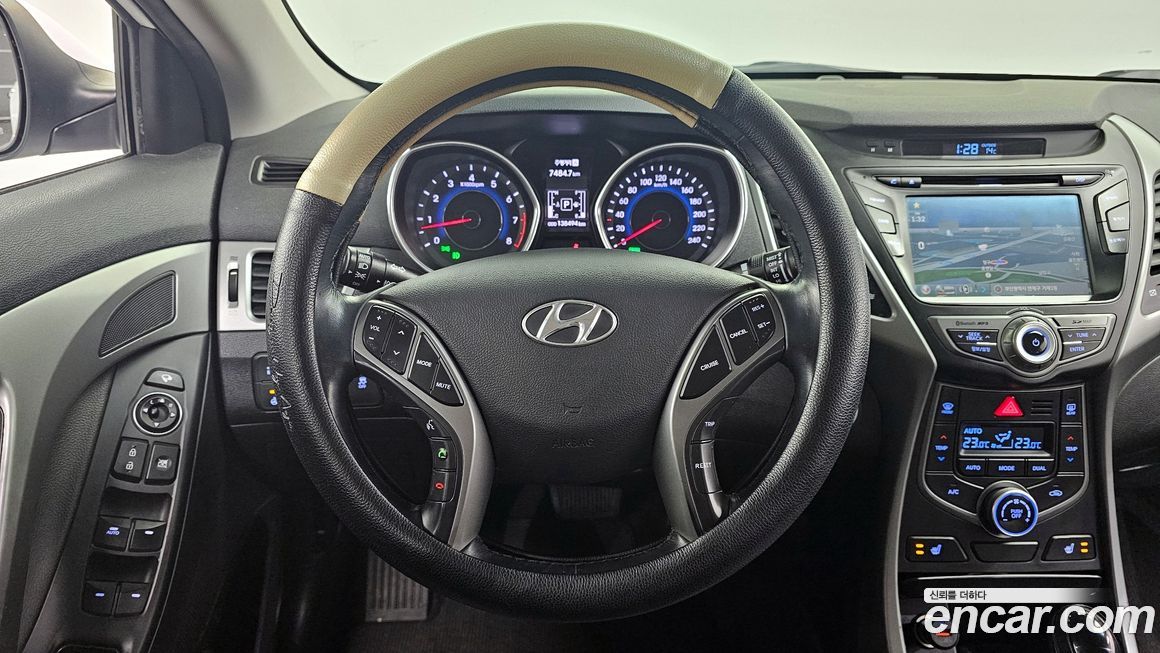 Hyundai AVANTE 2014