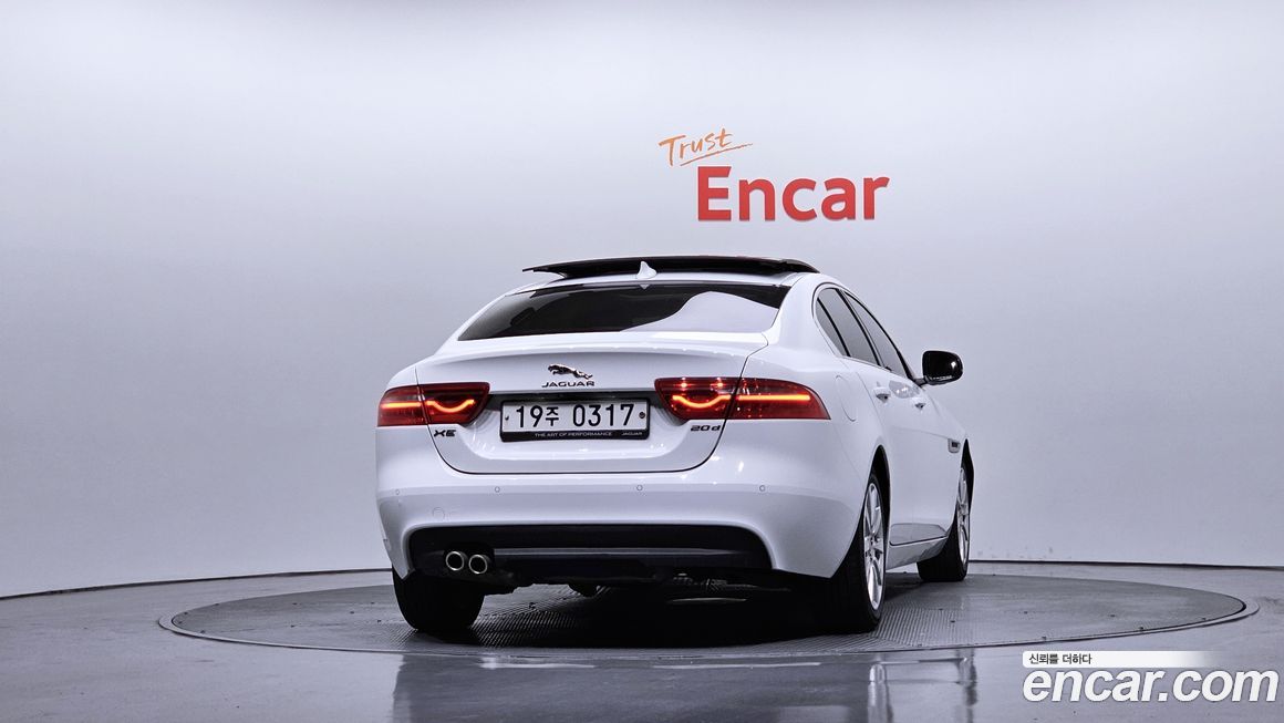 Jaguar XE 2016