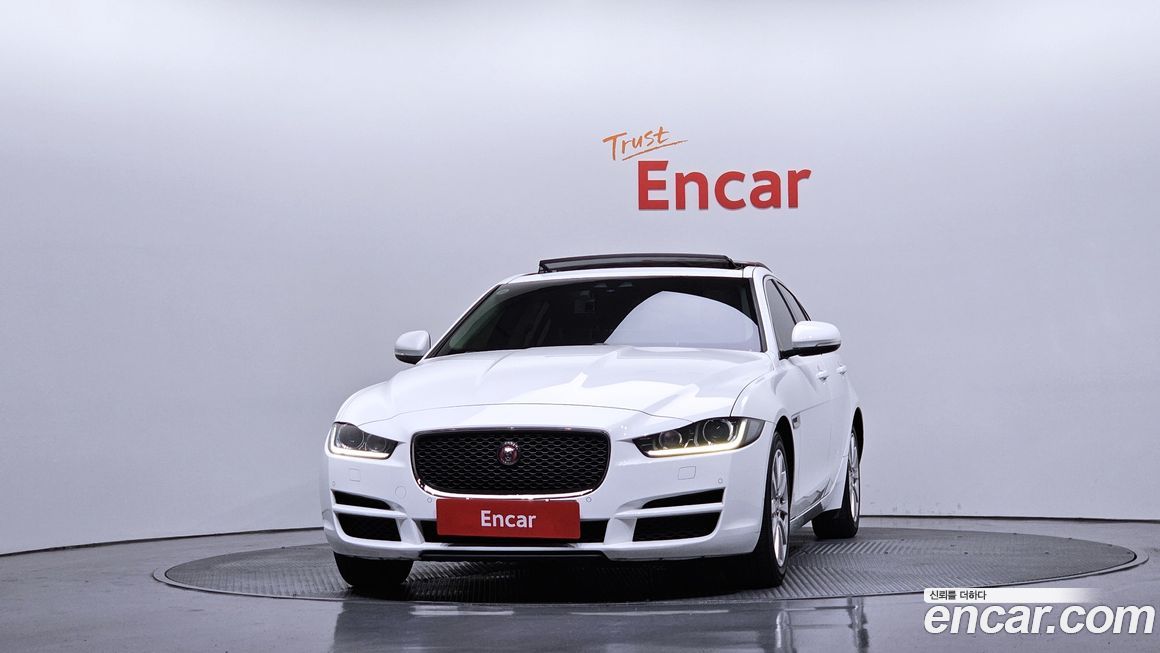 Jaguar XE 2016