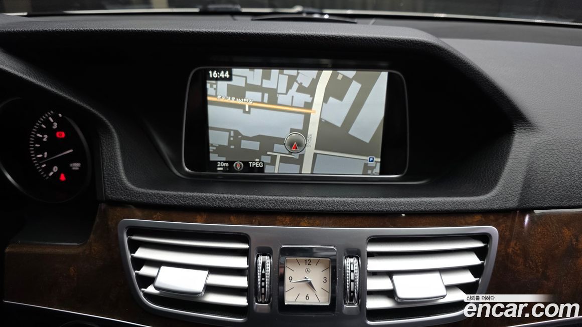 Mercedes-Benz E-Class 2016