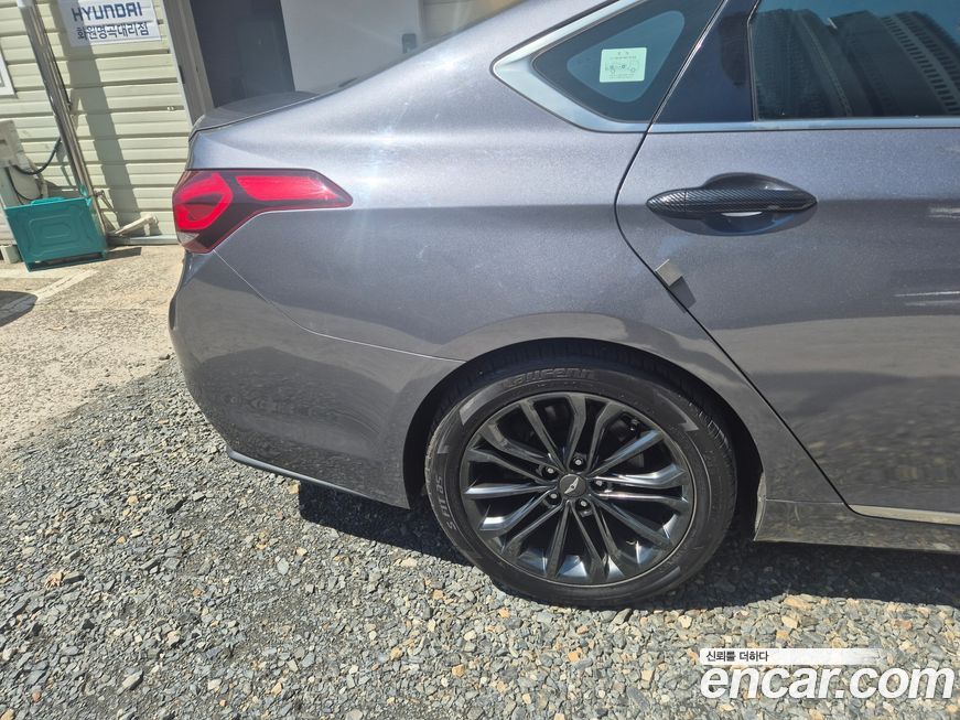 Hyundai Genesis 2015