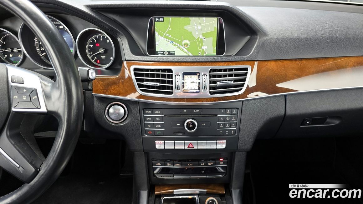 Mercedes-Benz E-Class 2016