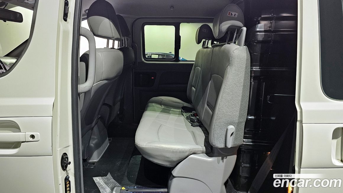 Hyundai Starex 2021