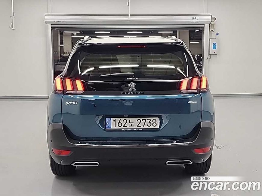 Peugeot 5008 2021