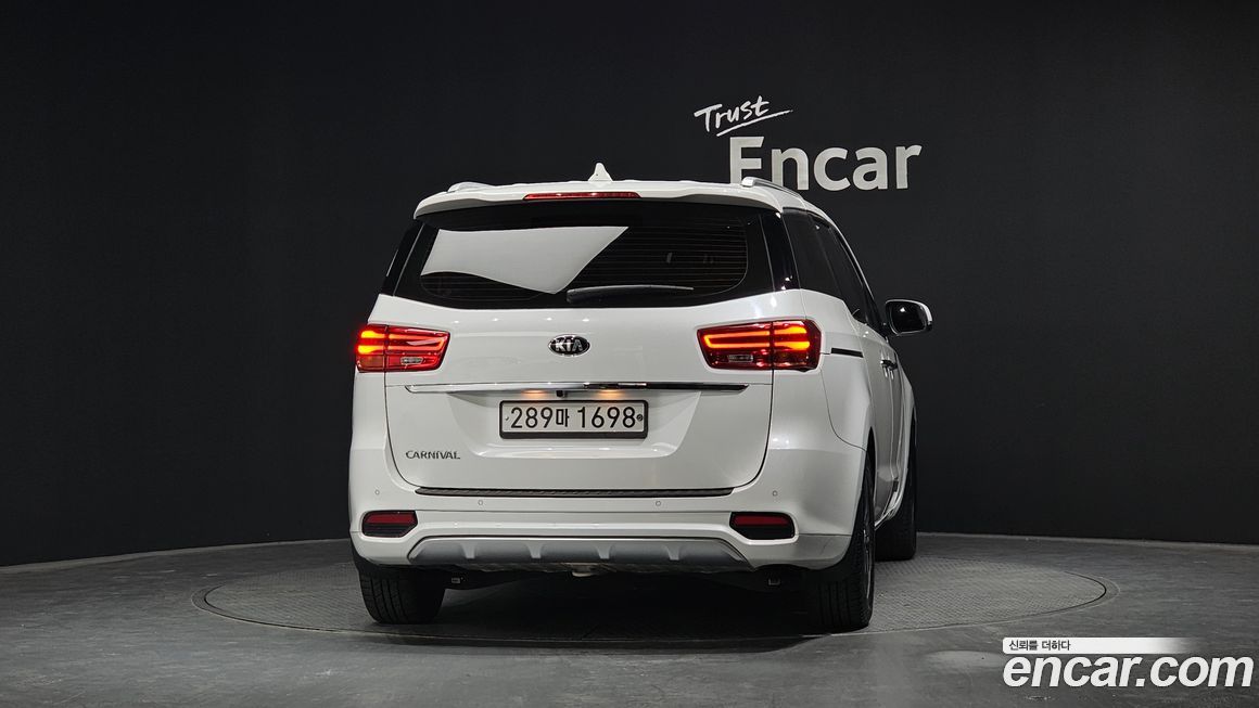 Kia Canival 2019