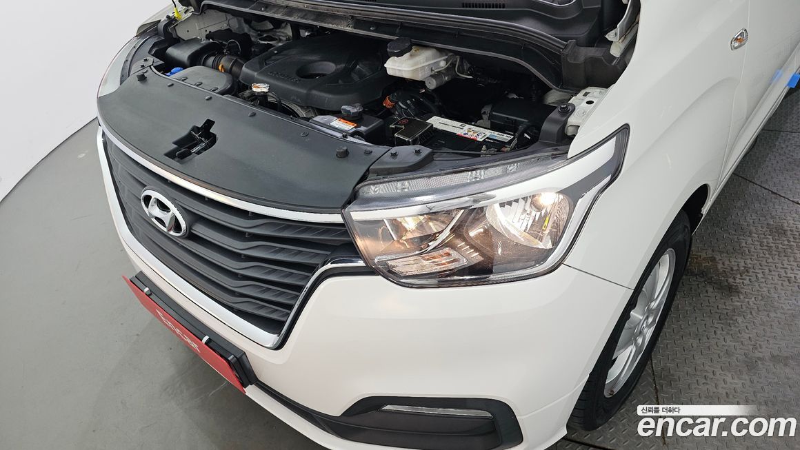 Hyundai Starex 2021
