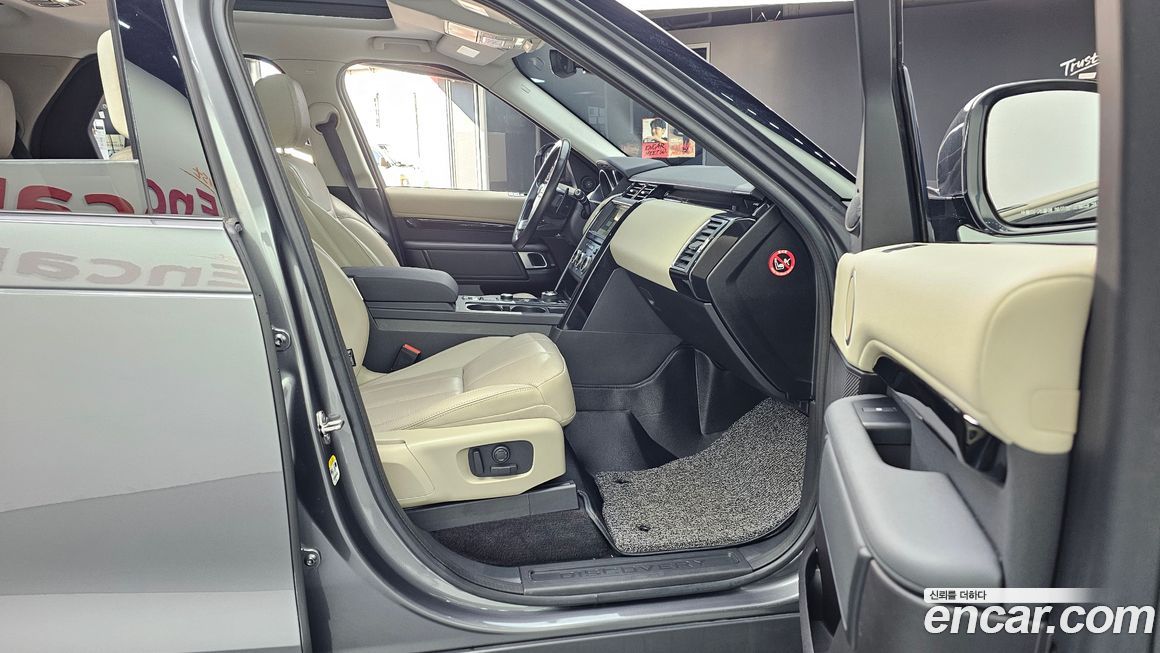 Land Rover Discovery 2018