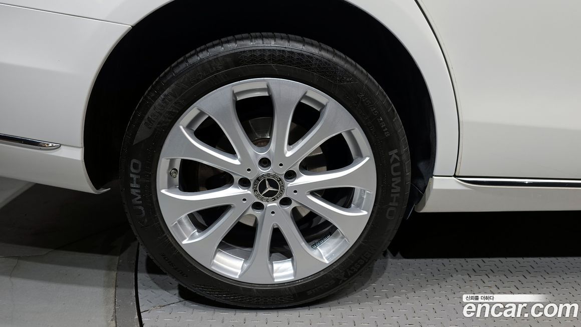 Mercedes-Benz E-Class 2018