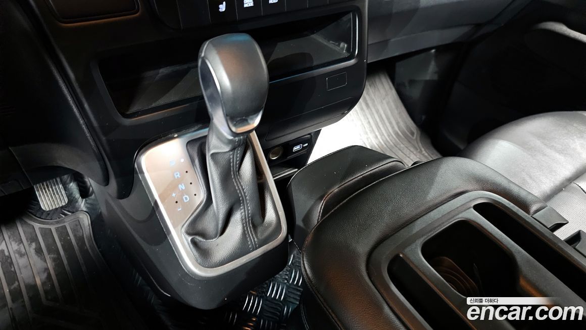 Hyundai Staria 2023