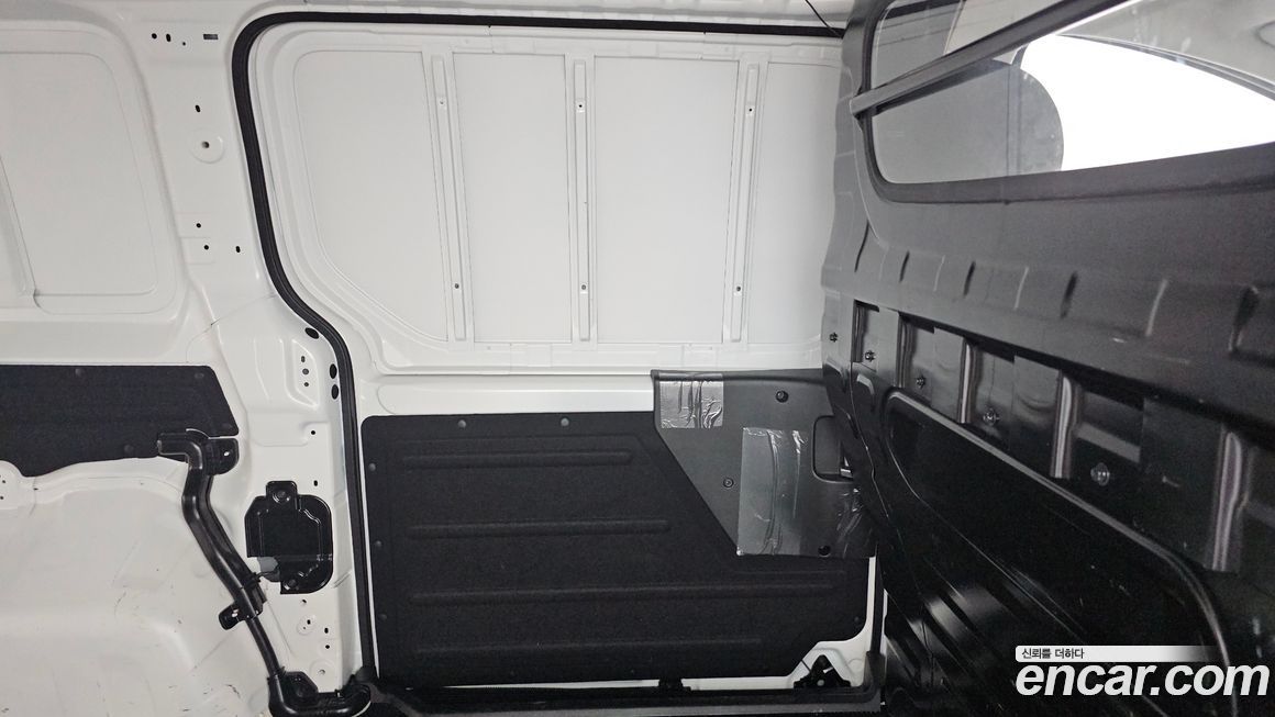 Hyundai Staria 2025