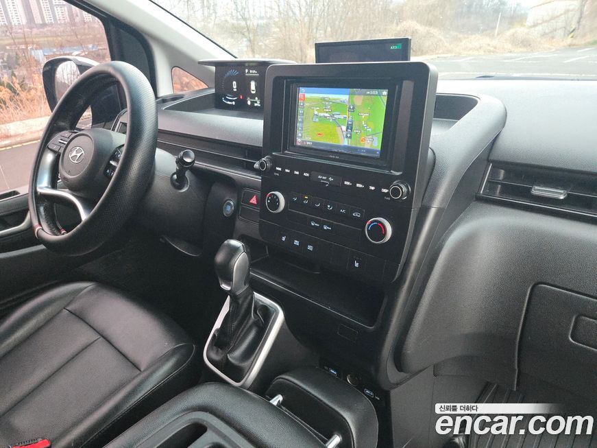 Hyundai Staria 2022