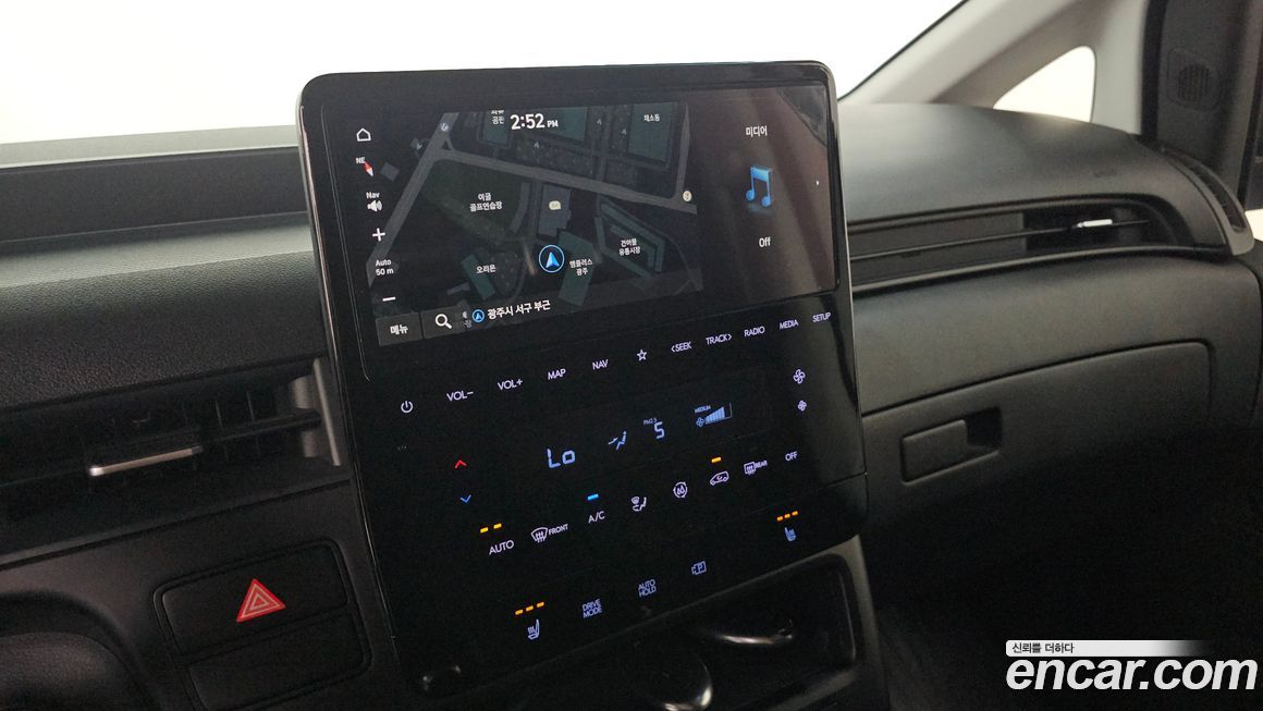 Hyundai Staria 2025