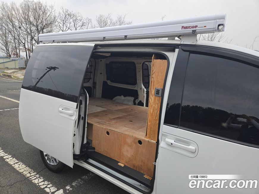 Hyundai Staria 2022