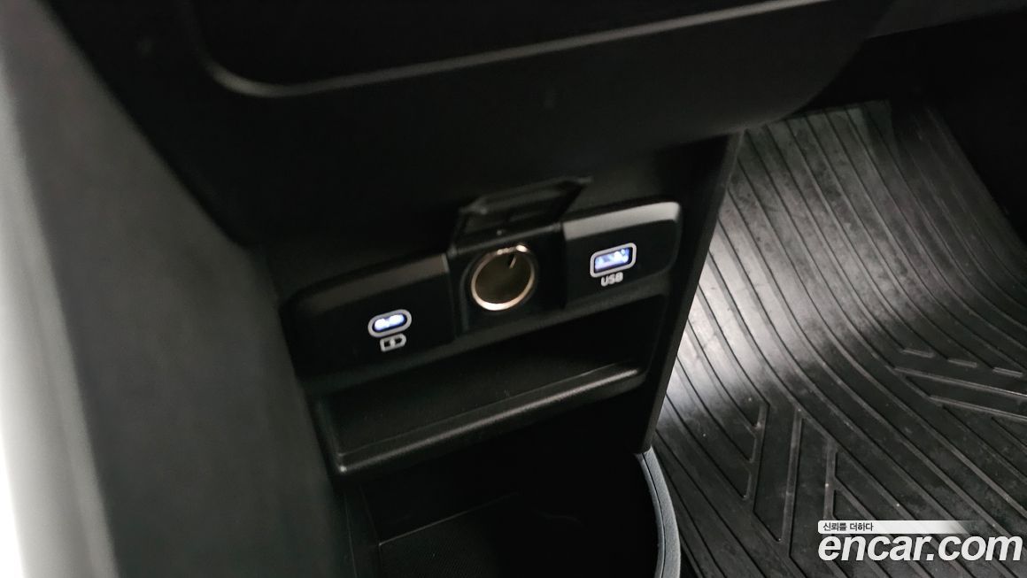 Hyundai Staria 2025
