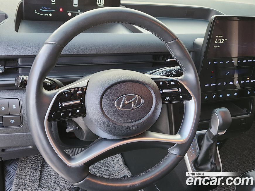 Hyundai Staria 2023