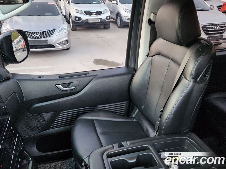 Hyundai Staria 2023