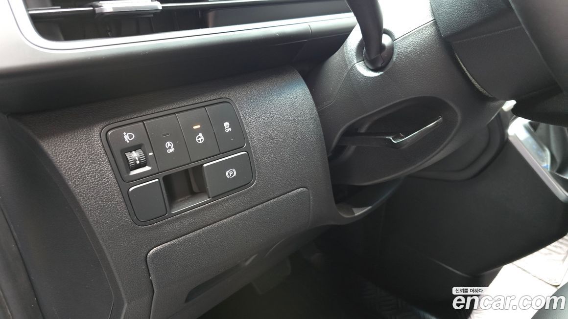 Hyundai Staria 2025