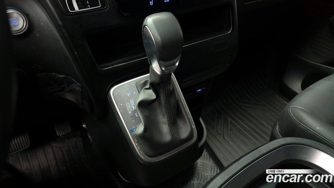 Hyundai Staria 2024