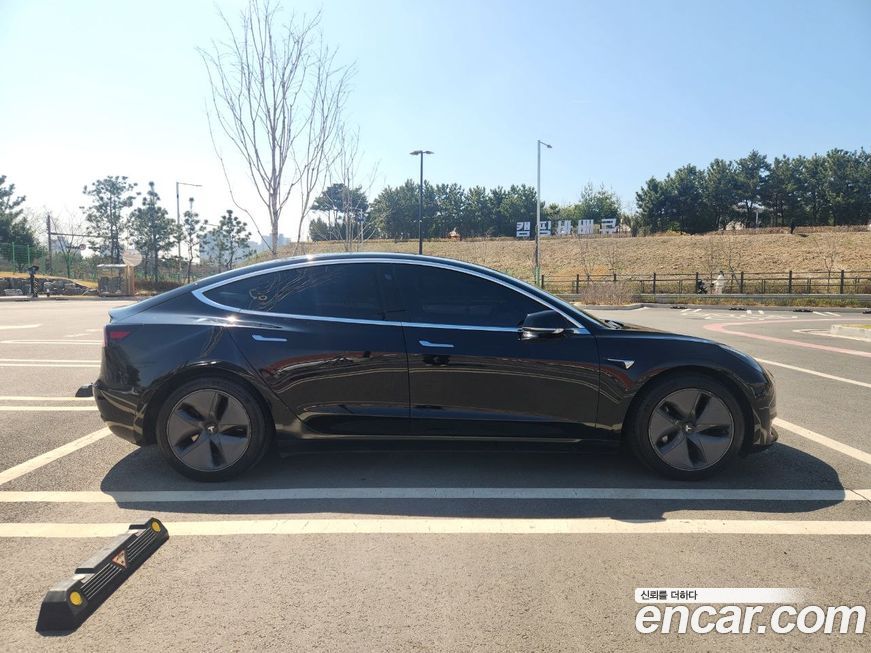Tesla Model 3 2020