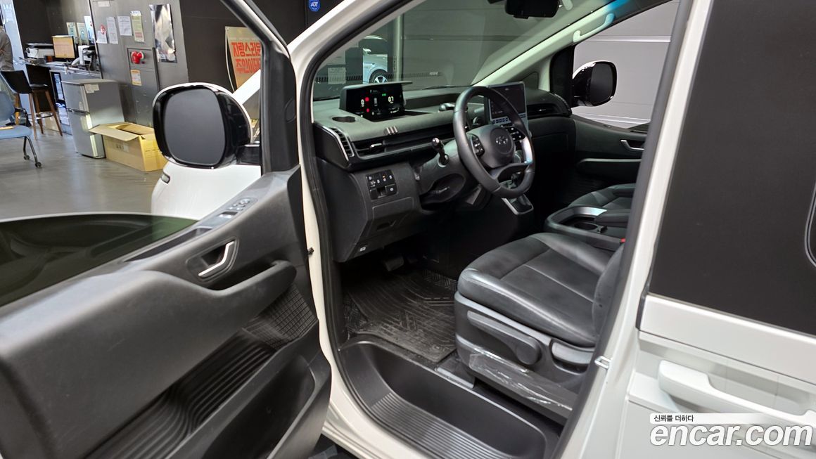 Hyundai Staria 2024