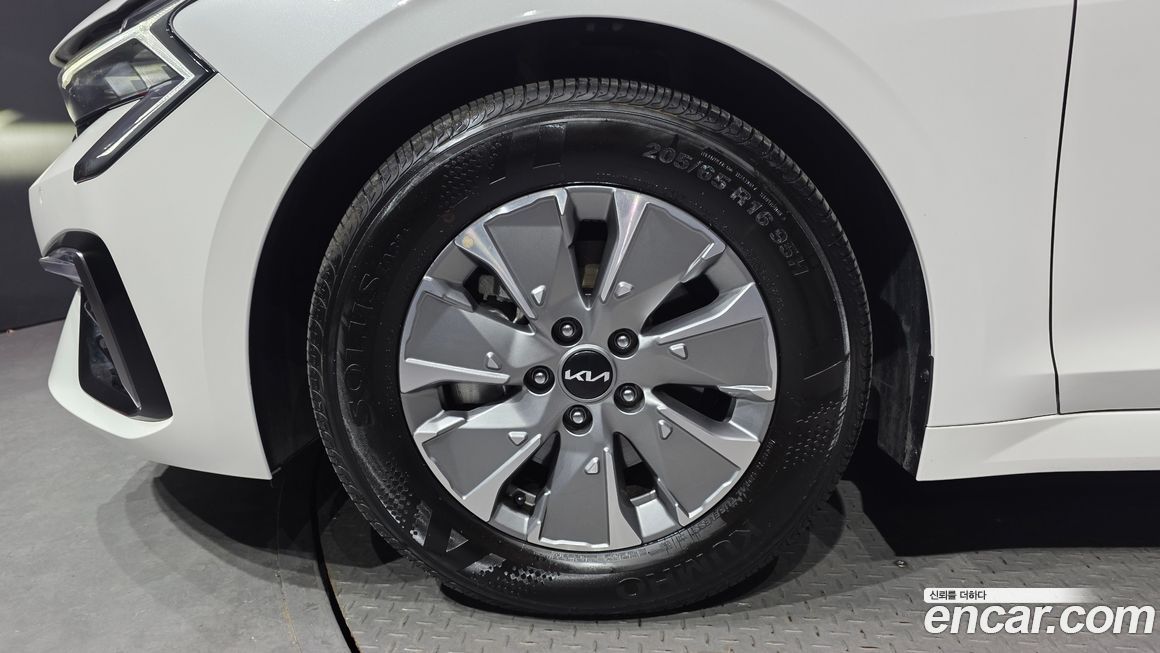 Kia K5 2025