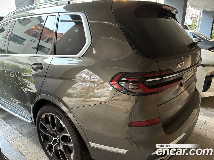 BMW X7 2025