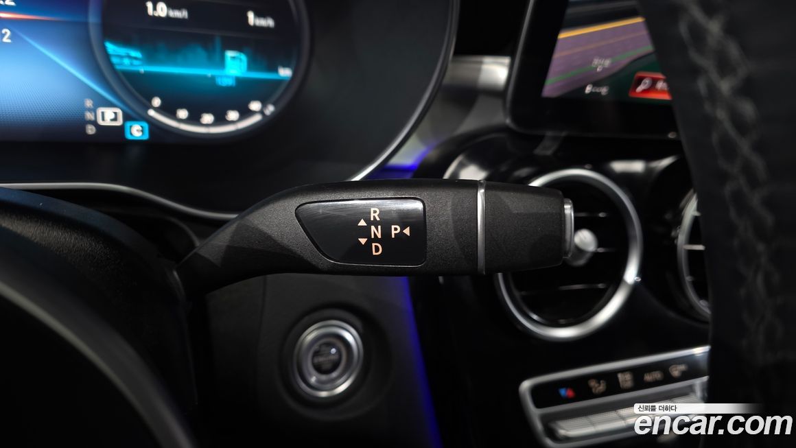 Mercedes-Benz GLC-Class 2021