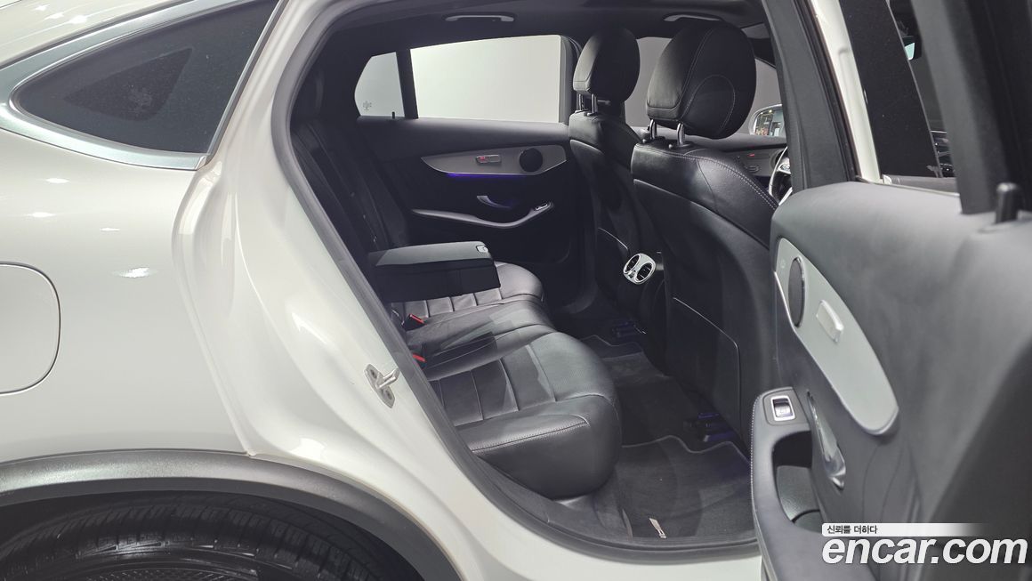 Mercedes-Benz GLC-Class 2021