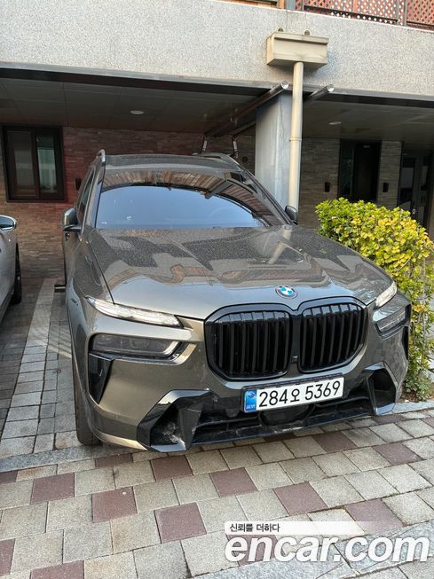 BMW X7 2025