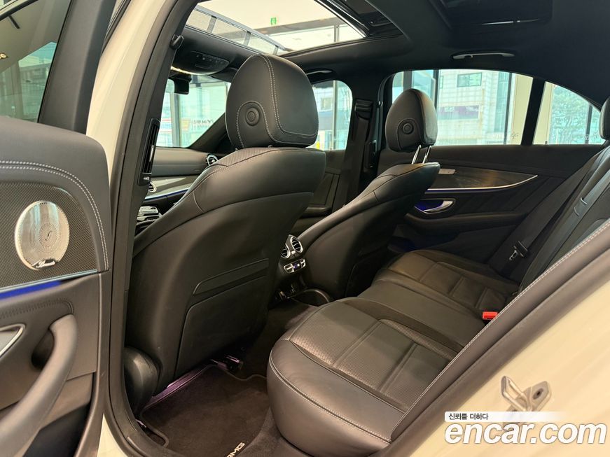 Mercedes-Benz E-Class 2022