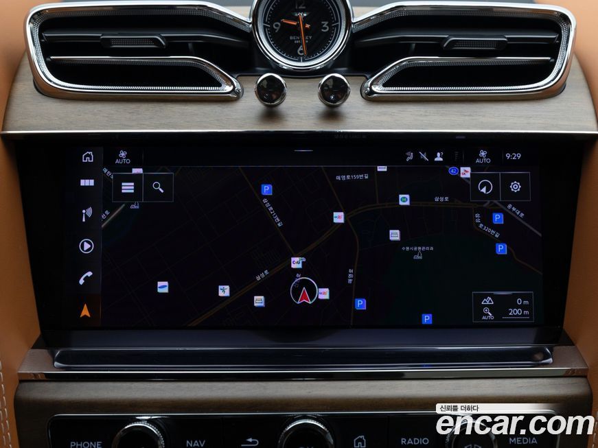 Bentley Bentayga 2024