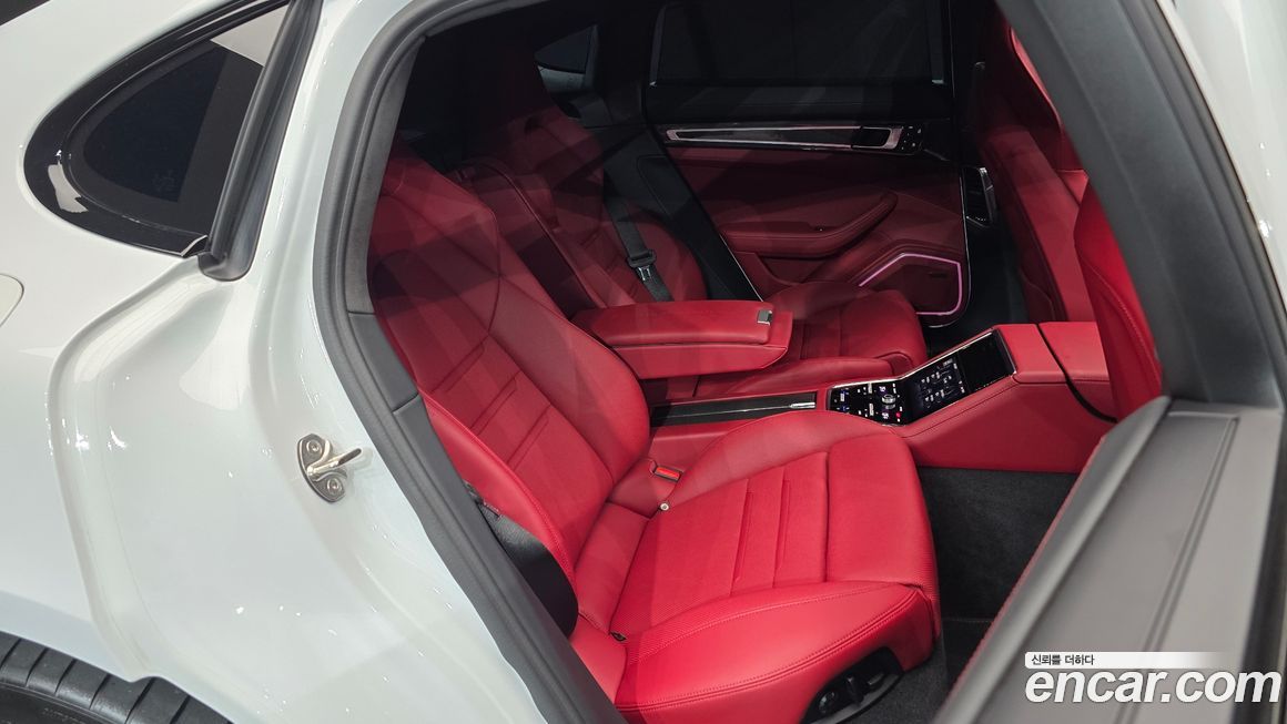 Porsche Panamera 2023