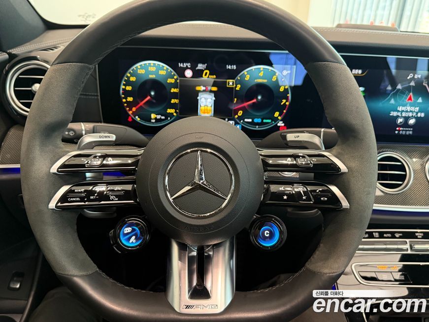 Mercedes-Benz E-Class 2022