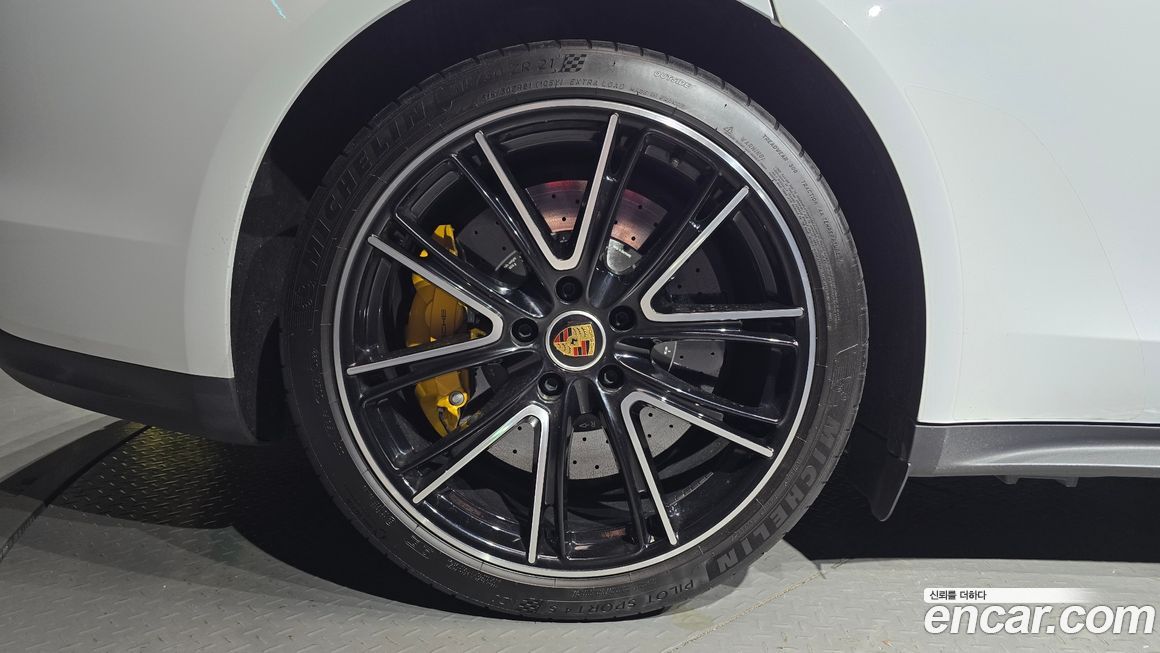 Porsche Panamera 2023