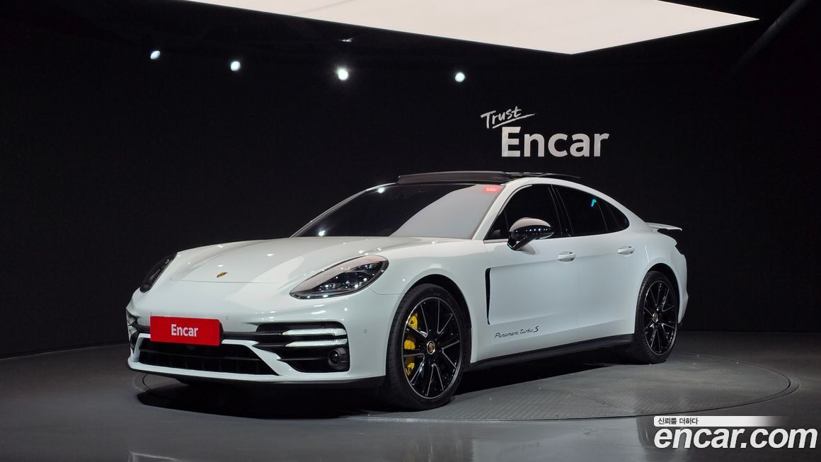 Porsche Panamera 2023