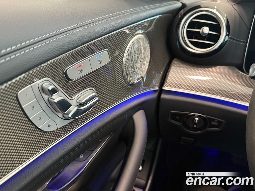 Mercedes-Benz E-Class 2022