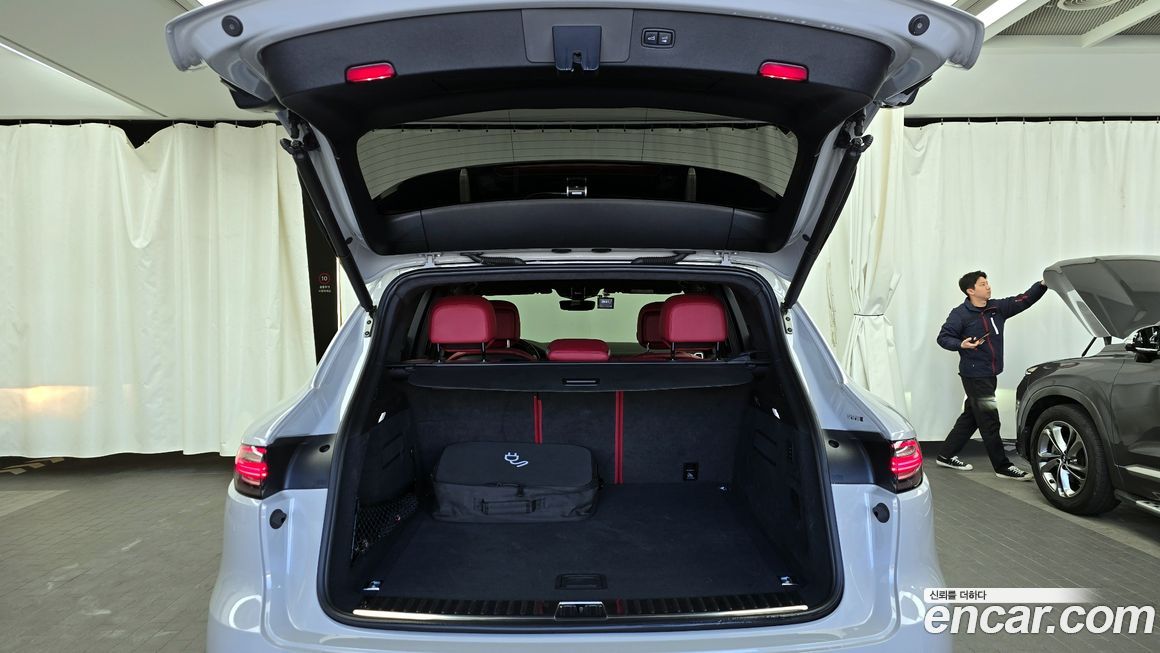 Porsche Cayenne 2022