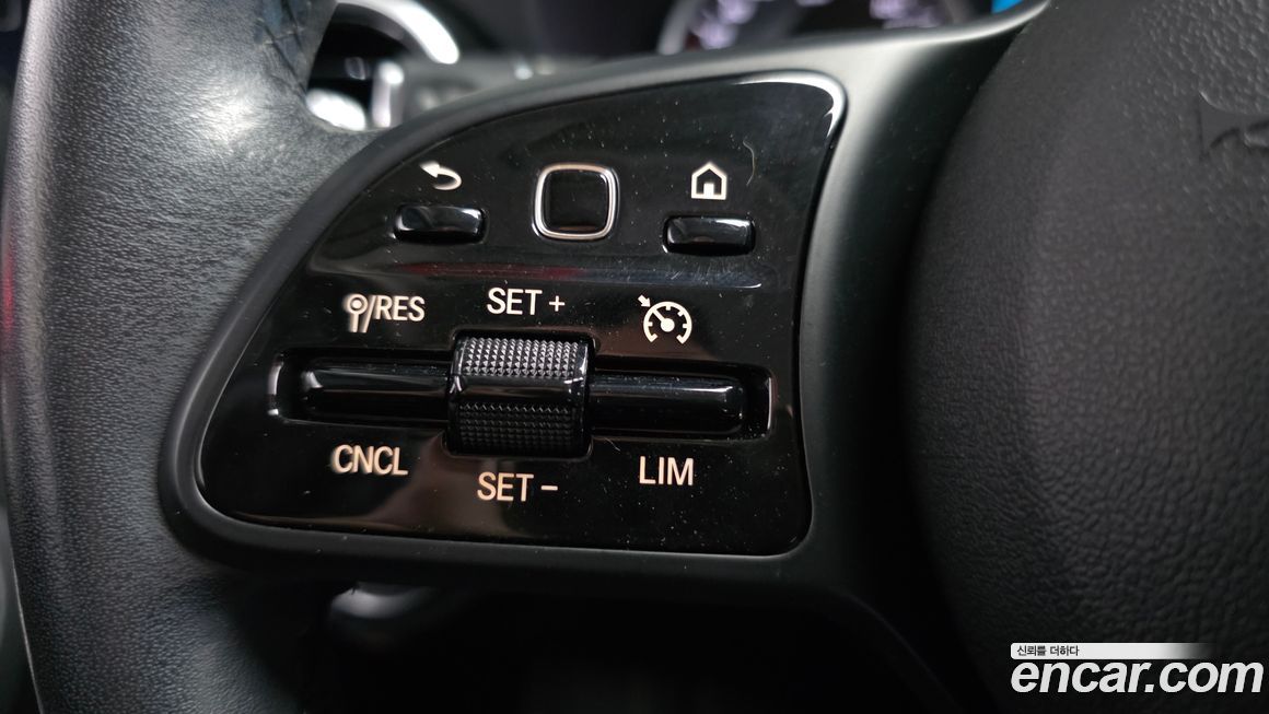 Mercedes-Benz C-Class 2020